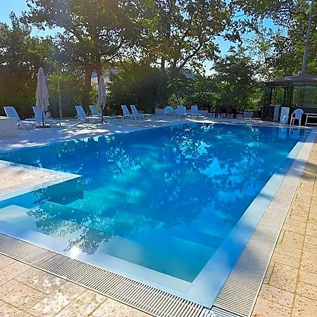 Bea Bea Apartman Caldarola
